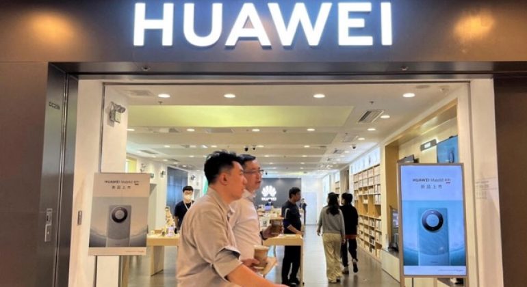 « Huawei, puce électronique, automobile, déchet plastique »