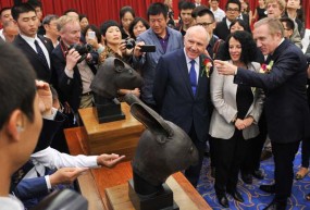 Le retour au foyer de 2 statues de bronze de Yuanminyuan