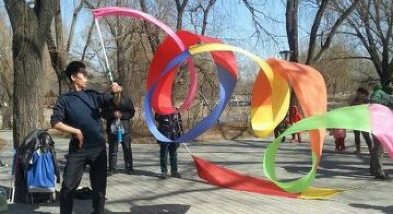 Jeux de printemps au parc Yuyuantan